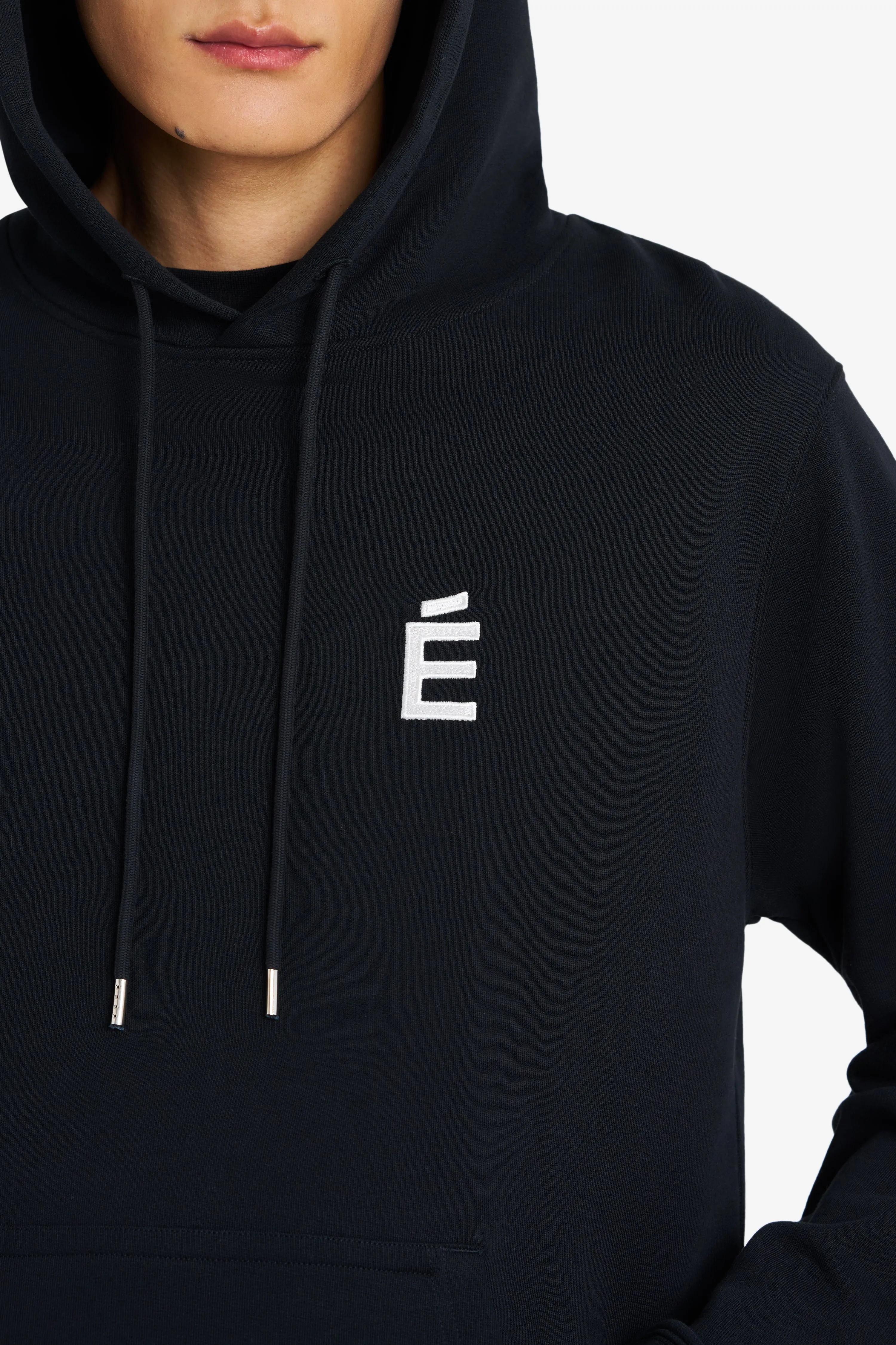REGULAR HOODIE É WHITE BLACK