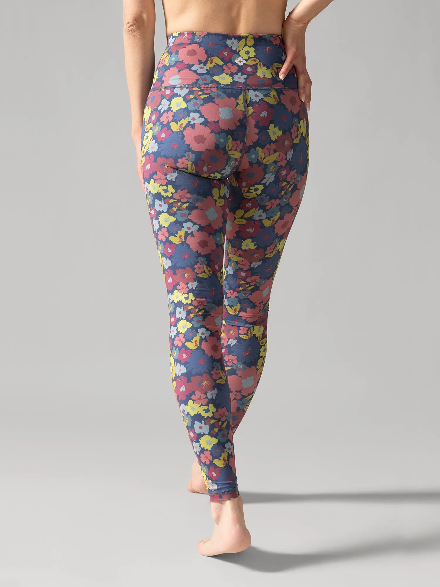 Reversible Ultralight High-Rise Legging - Groovy Meadow
