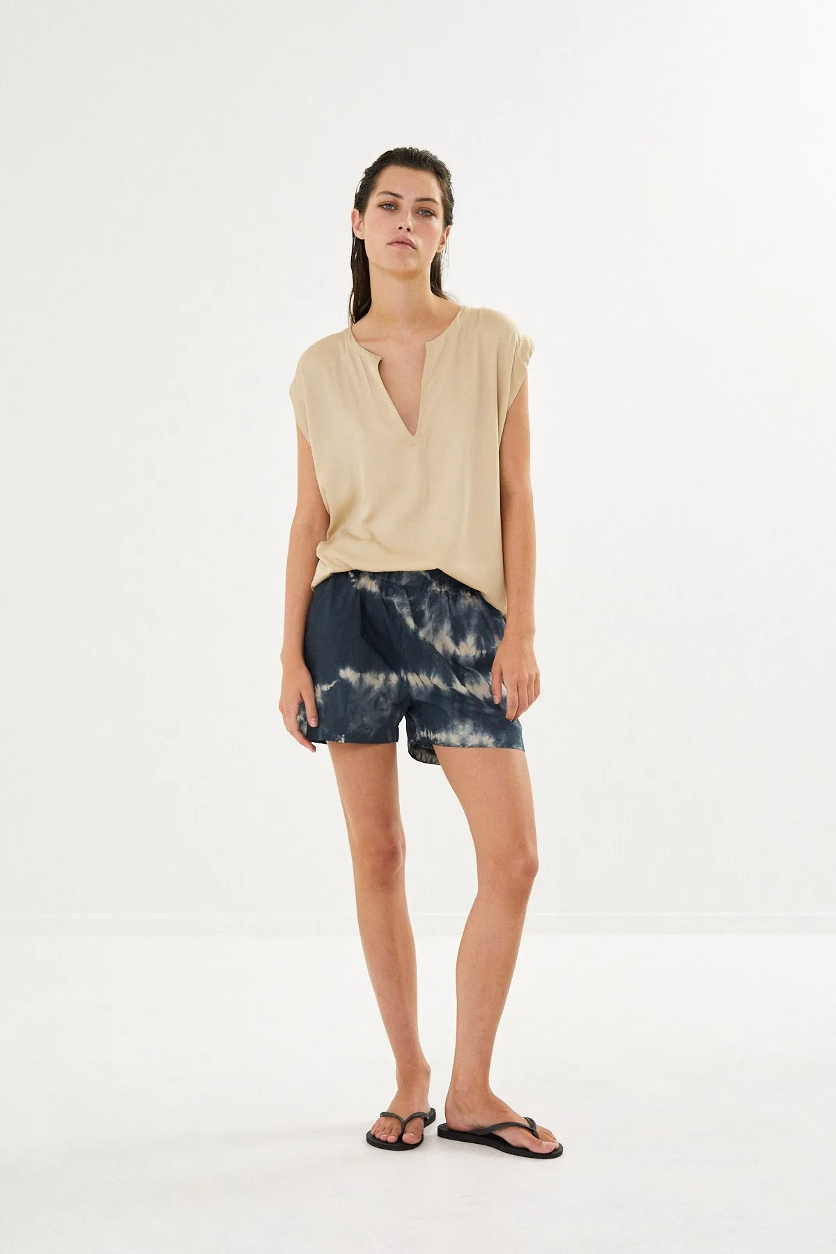 Rosalyn - Funnel web blouse I Black
